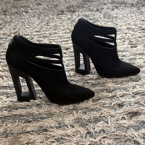 NWOT! Marc Ellis Stunning Elegant Black Cutout Heels, 4.5”, Size US 6, EU 36